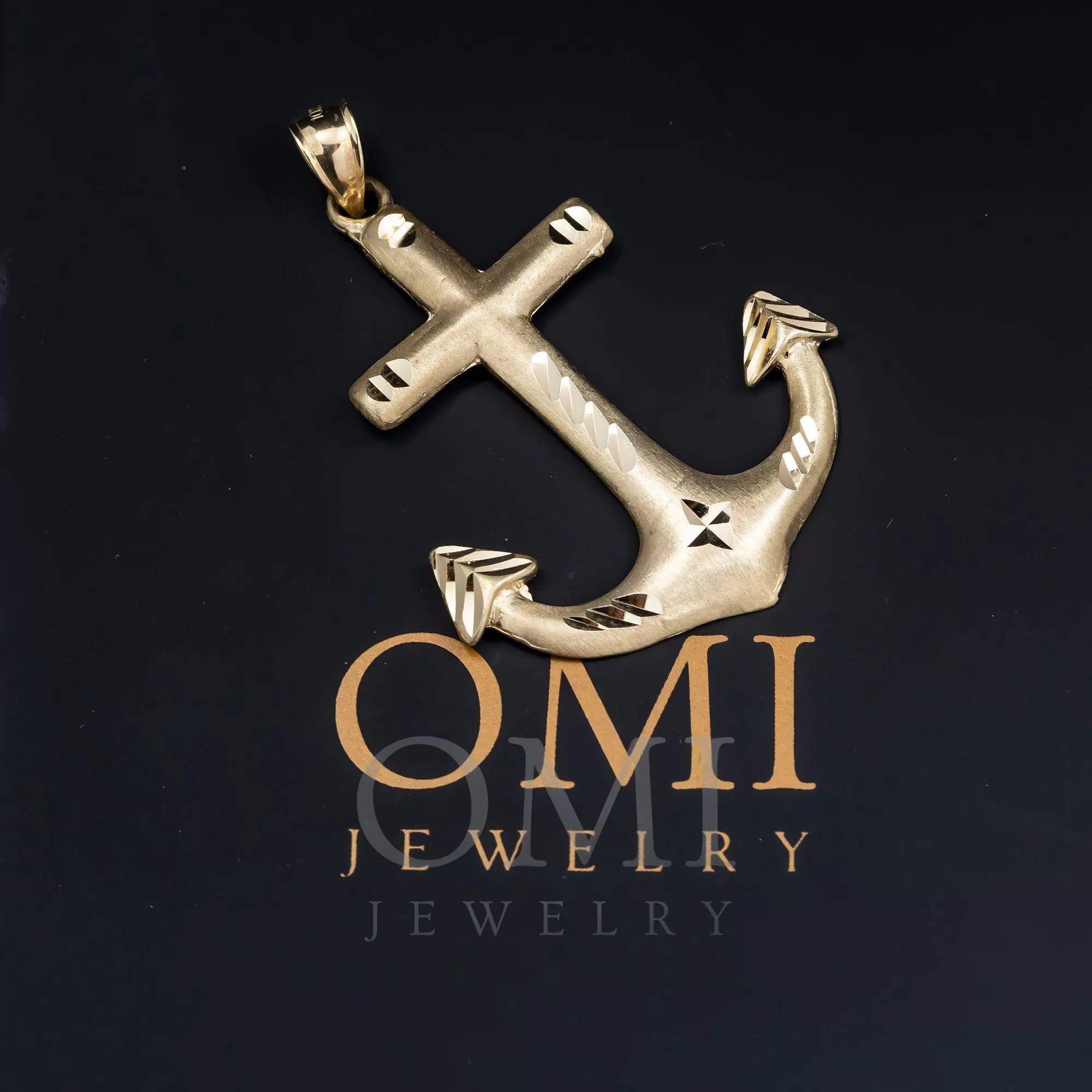 10K GOLD HOLLOW ANCHOR PENDANT 4.2G