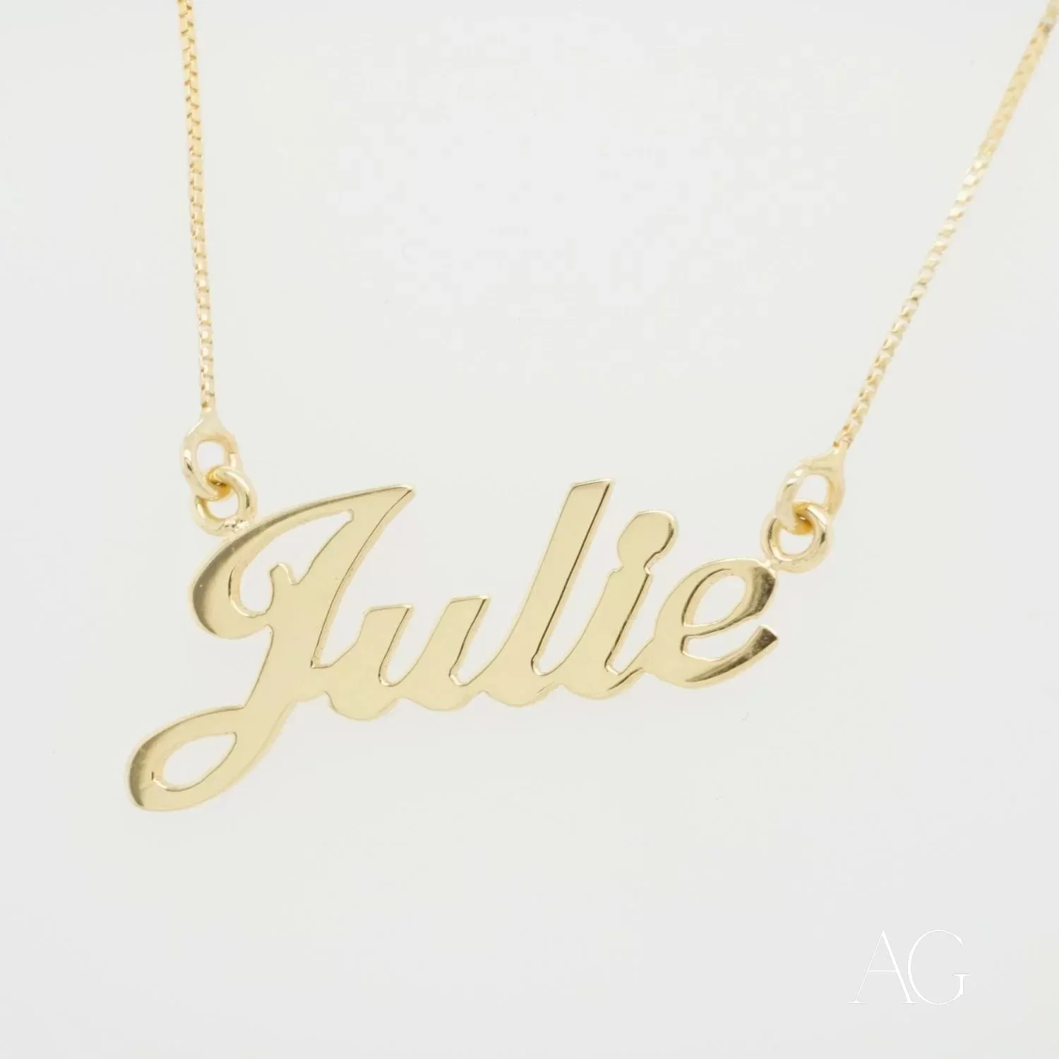 Custom Name Necklace: 18k Gold Elegance