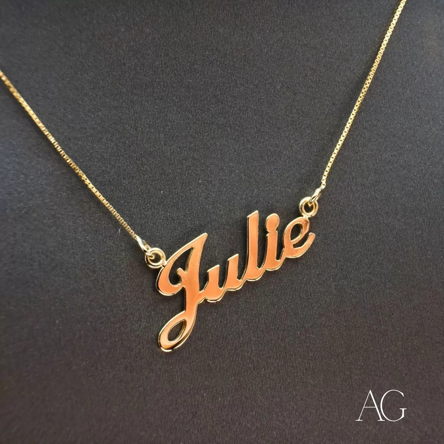 Custom Name Necklace: 18k Gold Elegance