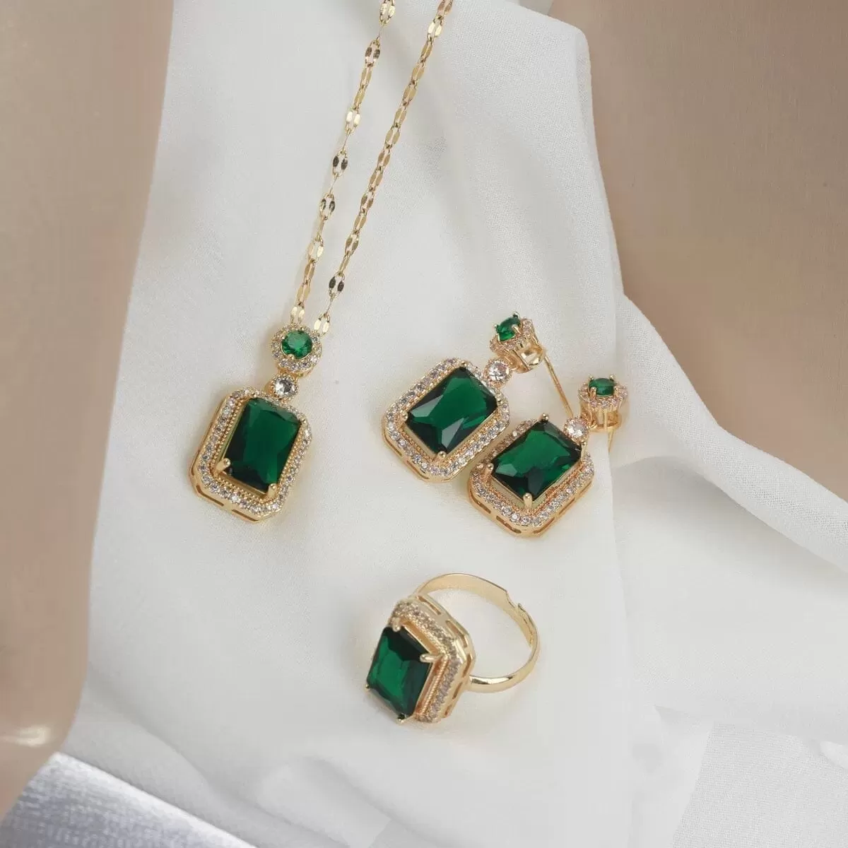 Elegant Bridal Jewelry Emerald Jewelry Set