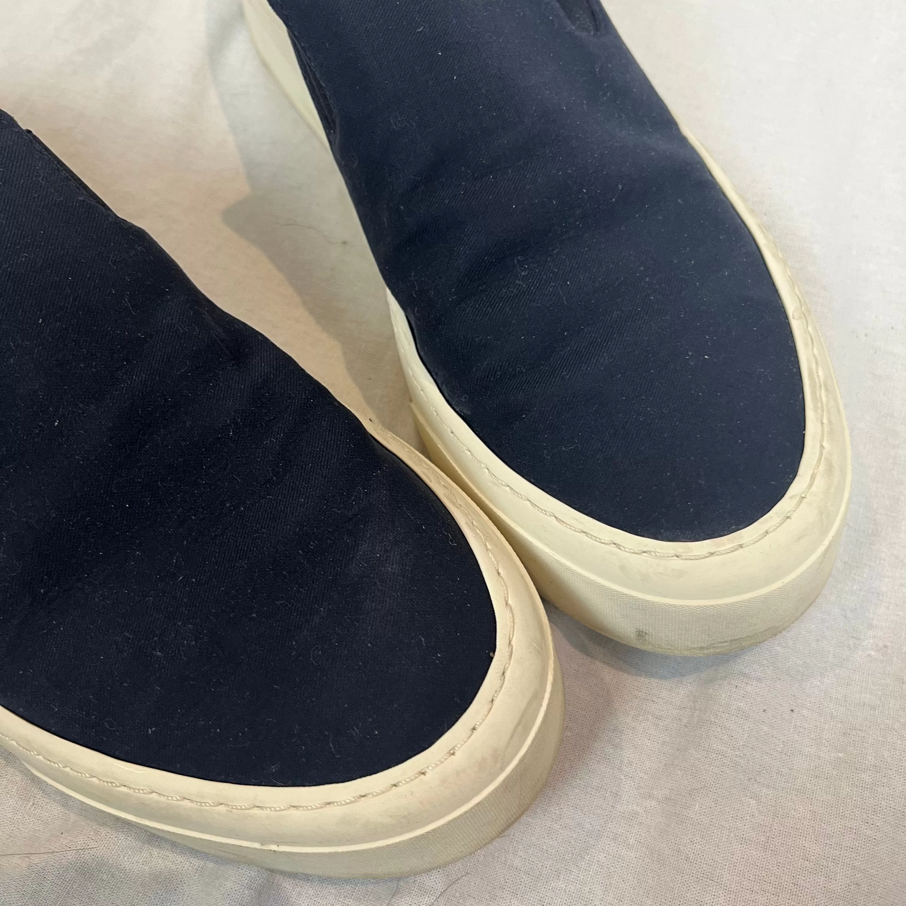 The Row 675 Navy Canvas Marie H Slip-On Sneakers 37.5